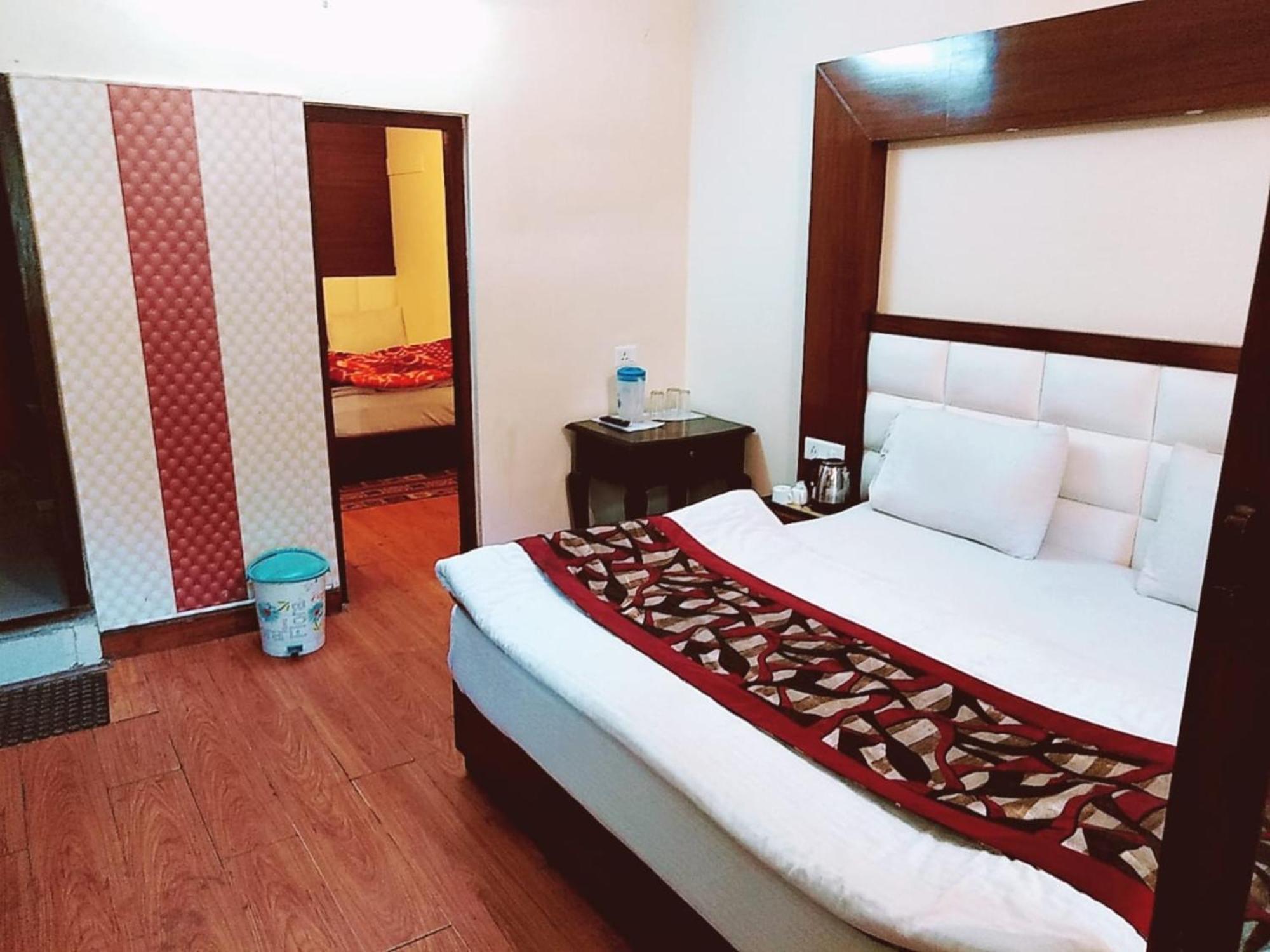Goroomgo Moon Nainital Near Naini Lake - Parking & Lift Facilities -Hygiene And Spacious Room - Best Seller Zewnętrze zdjęcie