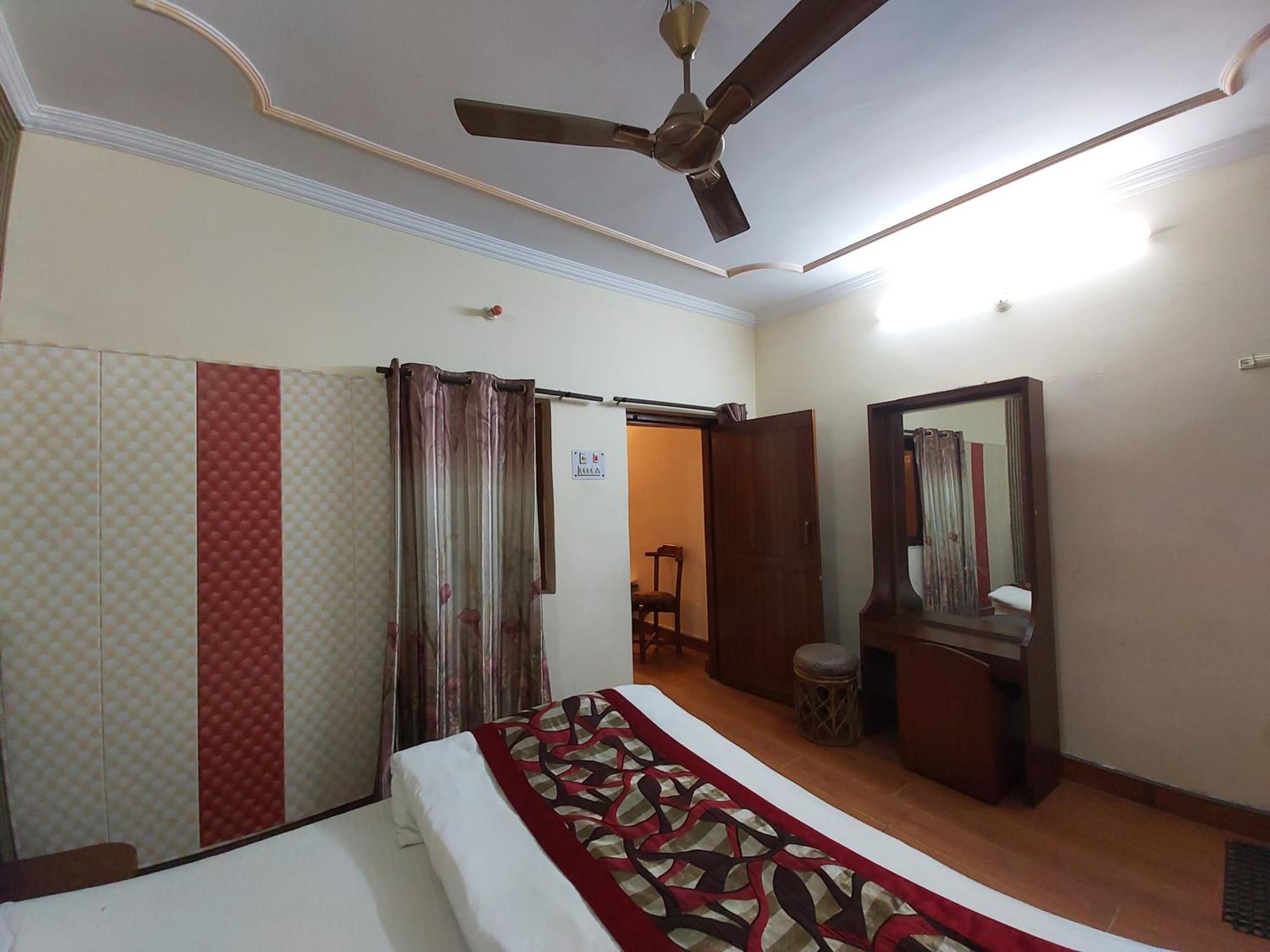 Goroomgo Moon Nainital Near Naini Lake - Parking & Lift Facilities -Hygiene And Spacious Room - Best Seller Zewnętrze zdjęcie