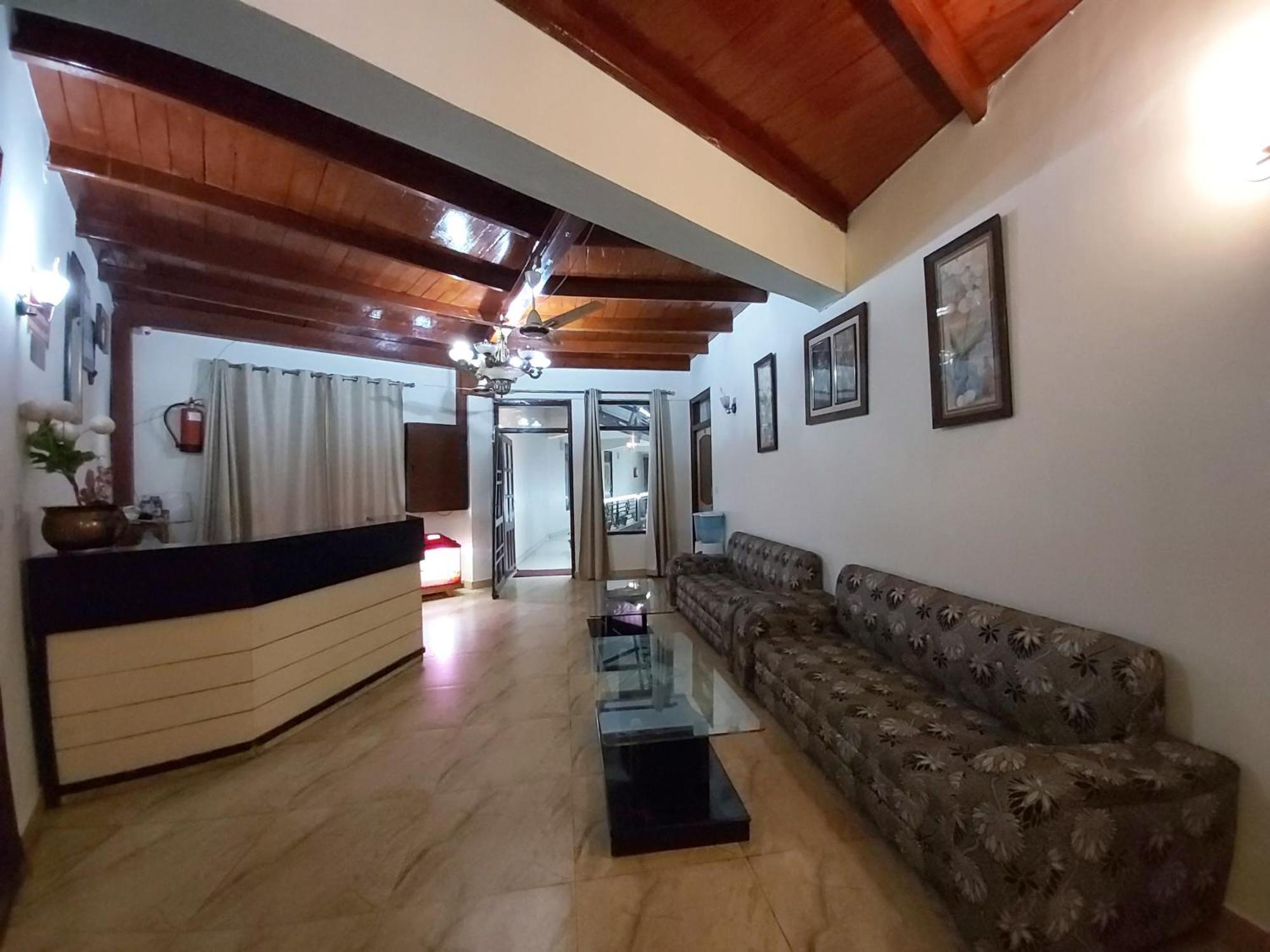 Goroomgo Moon Nainital Near Naini Lake - Parking & Lift Facilities -Hygiene And Spacious Room - Best Seller Zewnętrze zdjęcie