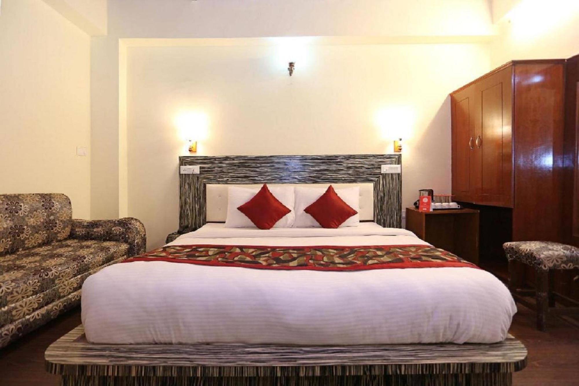 Goroomgo Moon Nainital Near Naini Lake - Parking & Lift Facilities -Hygiene And Spacious Room - Best Seller Zewnętrze zdjęcie