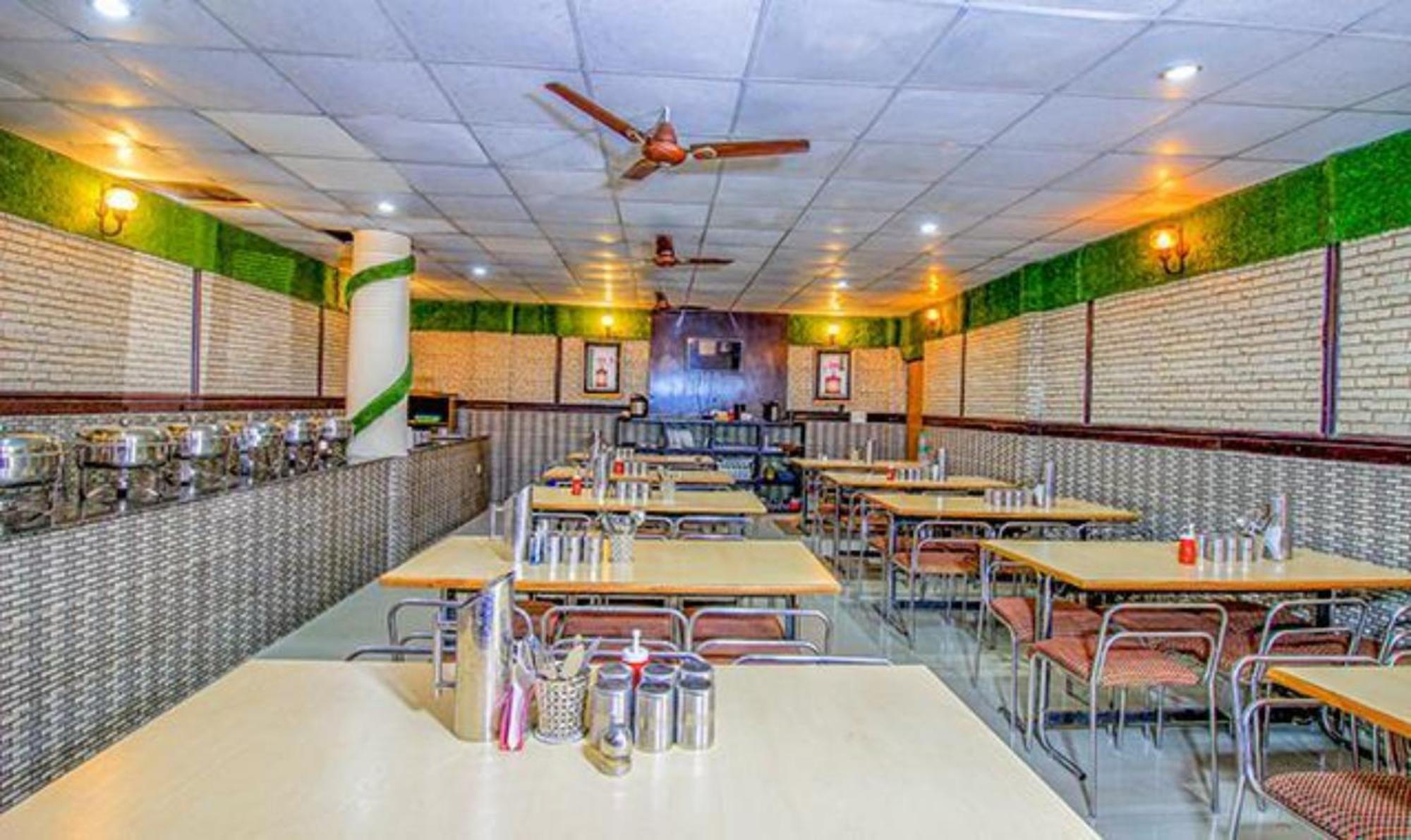 Goroomgo Moon Nainital Near Naini Lake - Parking & Lift Facilities -Hygiene And Spacious Room - Best Seller Zewnętrze zdjęcie