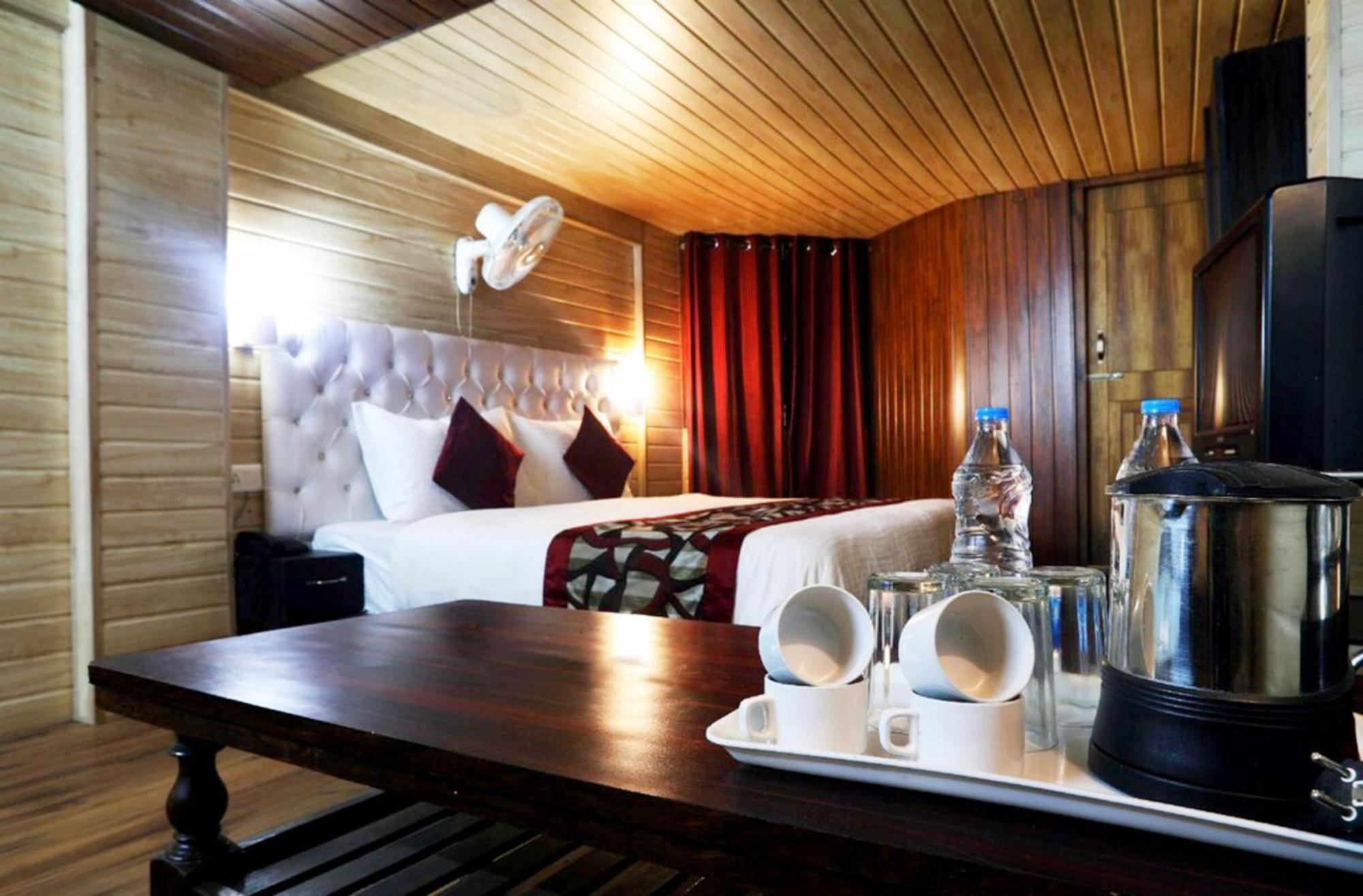 Goroomgo Moon Nainital Near Naini Lake - Parking & Lift Facilities -Hygiene And Spacious Room - Best Seller Zewnętrze zdjęcie