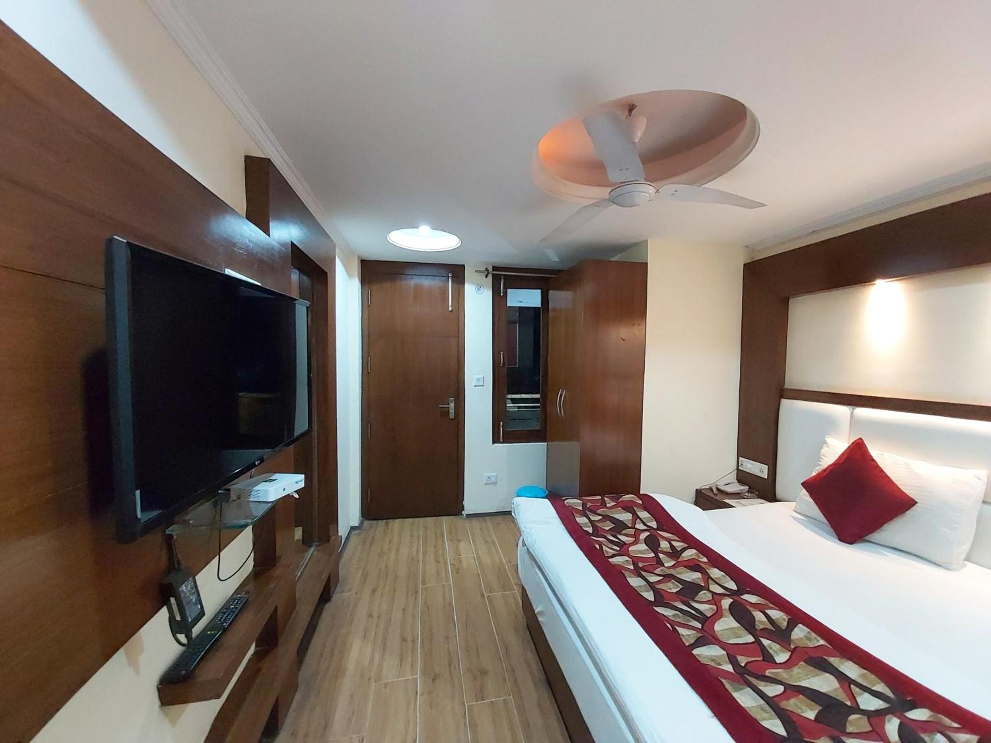 Goroomgo Moon Nainital Near Naini Lake - Parking & Lift Facilities -Hygiene And Spacious Room - Best Seller Zewnętrze zdjęcie